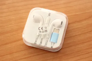 Auriculares USB-C Blancos y Azules