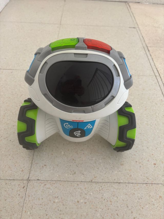 Robot infantil interactivo con pilas