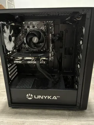 Torre PC Negra usado