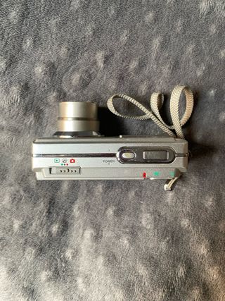 Cámara Digital Olympus FE-150