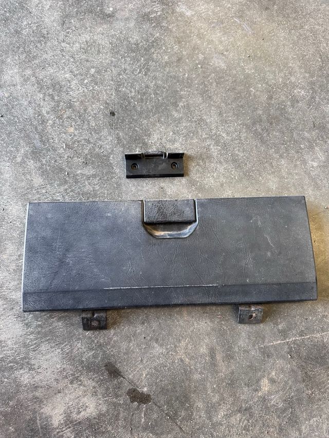 Tapa guantera Mercedes MB