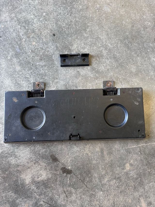 Tapa guantera Mercedes MB