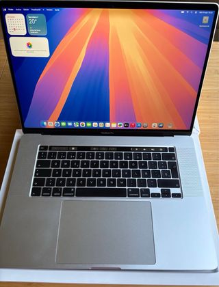 MacBook Pro 16 TouchBar