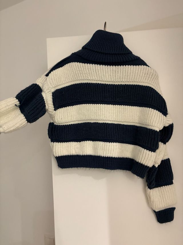 Jersey rayas cuello alto azul y blanco