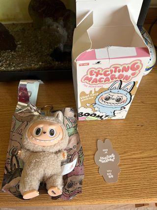 Labubu Exciting Macaron peluche