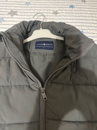 Chaleco acolchado gris