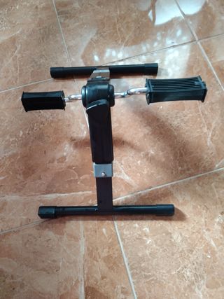 Pedaleador de piernas con pantalla