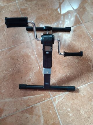 Pedaleador de piernas con pantalla