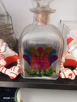 Bottiglia in vetro dipinta a mano