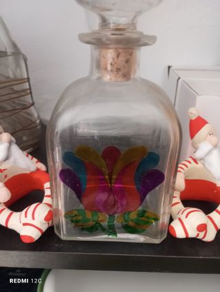 Bottiglia in vetro dipinta a mano