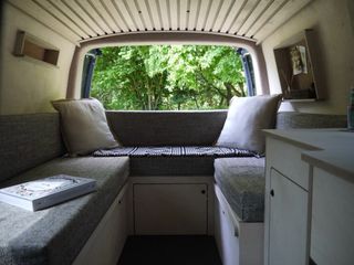 MUEBLE CAMPER modelo U-Shape VW T5/T6 ( forma de U