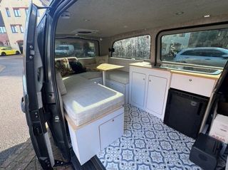 MUEBLE CAMPER modelo U-Shape VW T5/T6 ( forma de U