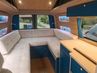 MUEBLE CAMPER modelo U-Shape VW T5/T6 ( forma de U