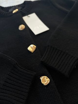 Chaqueta punto Zara botones dorados