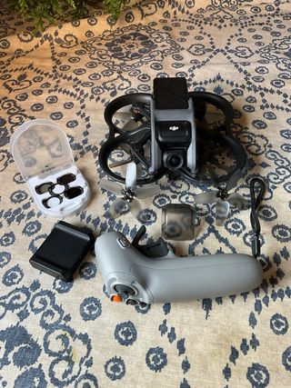 Dron DJI Avata con Motion Controller y Batería