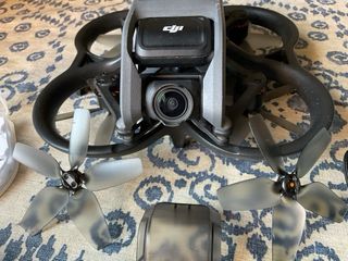 Dron DJI Avata con Motion Controller y Batería