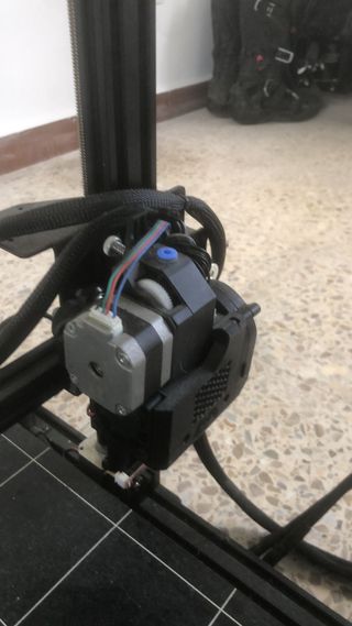 Impresora 3D Negra y Amarilla