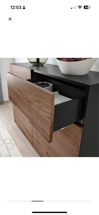 Aparador Ikea negro y chapado de madera