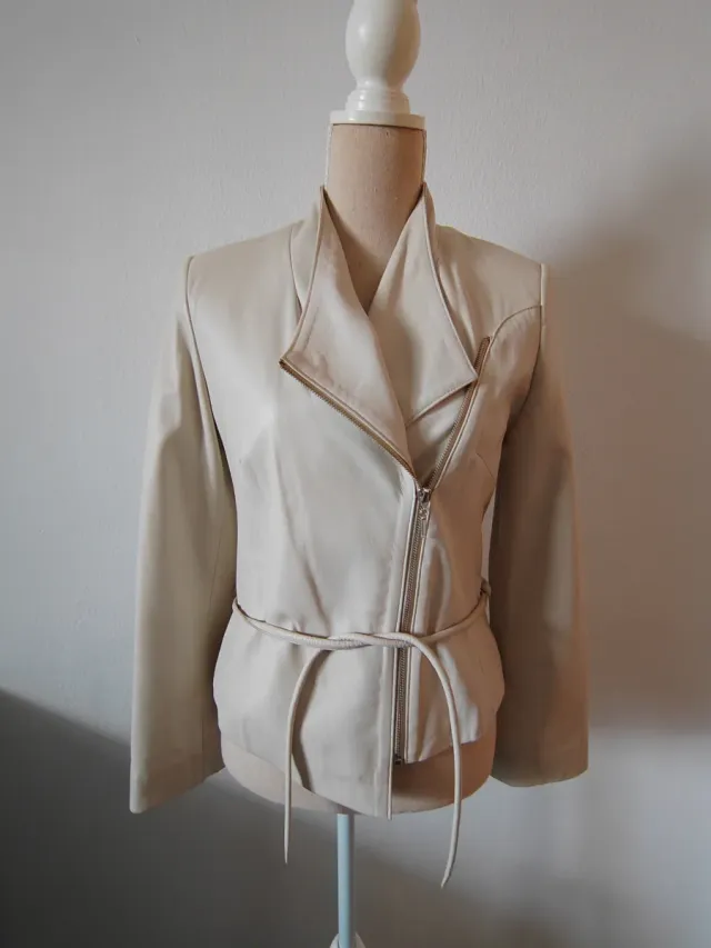 Chaqueta de piel Tesatti blanca