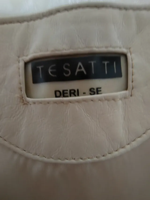 Chaqueta de piel Tesatti blanca