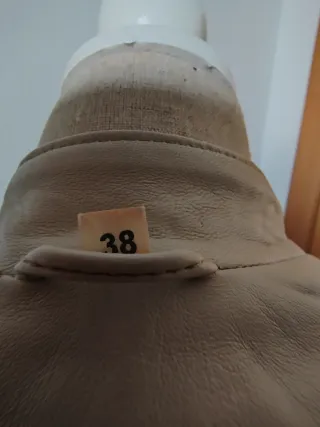 Chaqueta de piel Tesatti blanca