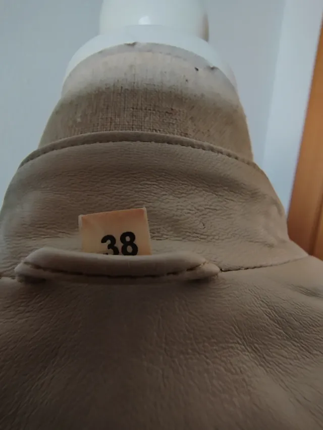 Chaqueta de piel Tesatti blanca