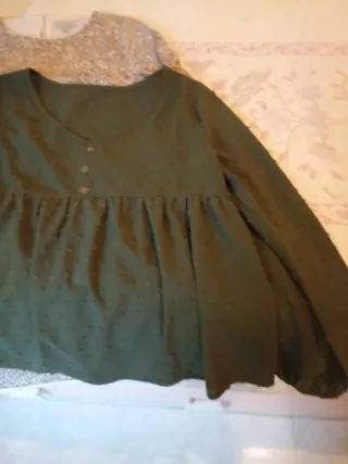 Vestido y camisa verde y beige