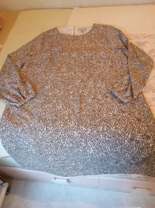 Vestido y camisa verde y beige