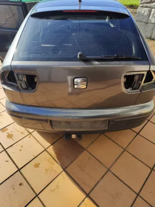 Portón Seat León MK1
