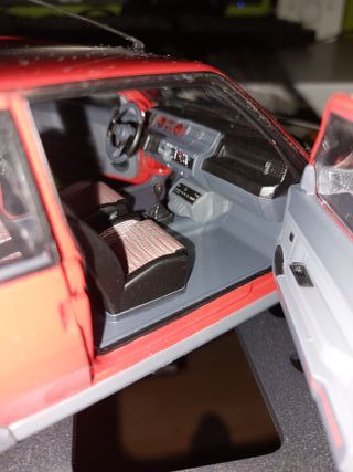 Maqueta RENAULT R5 GT TURBO 1/18