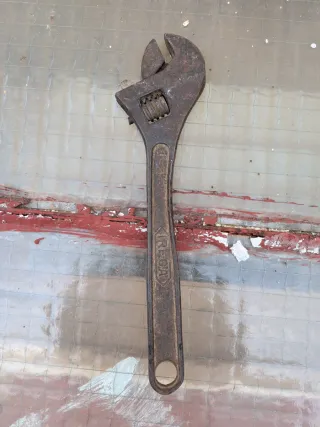 Llave inglesa ajustable IREKA