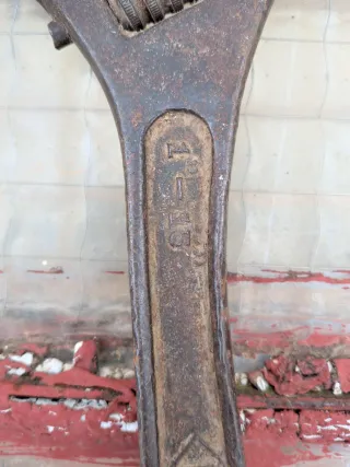 Llave inglesa ajustable IREKA