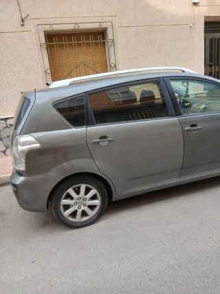 Toyota corolla verso 2004