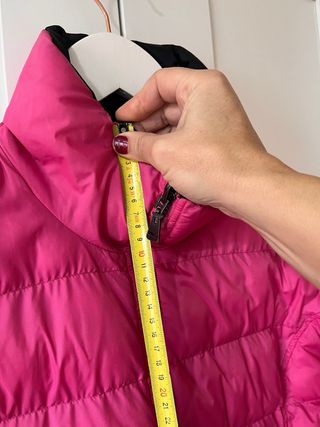 Cazadora reversible fucsia y negra