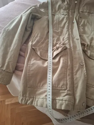 Parka Pimkie beige con capucha y pelo