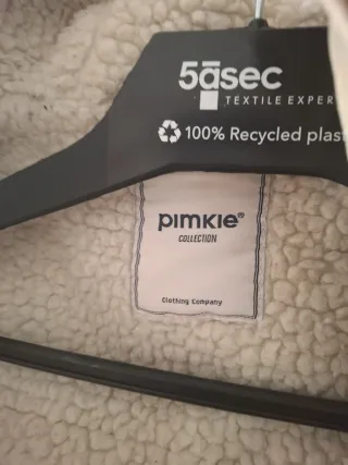 Parka Pimkie beige con capucha y pelo