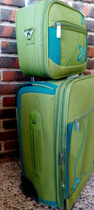Maleta y neceser verde y turquesa.Blanda