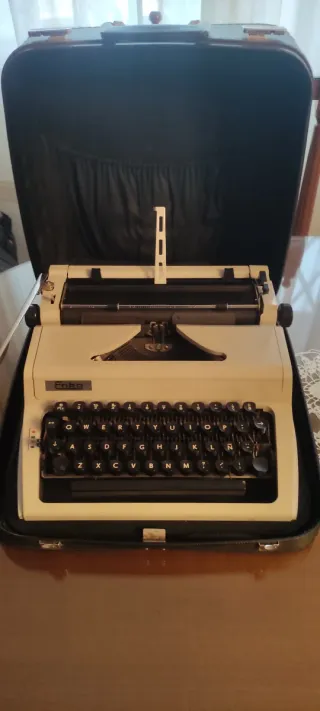 Máquina de escribir antigua