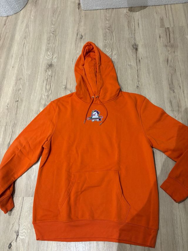 Sudadera Naranja con Dibujo