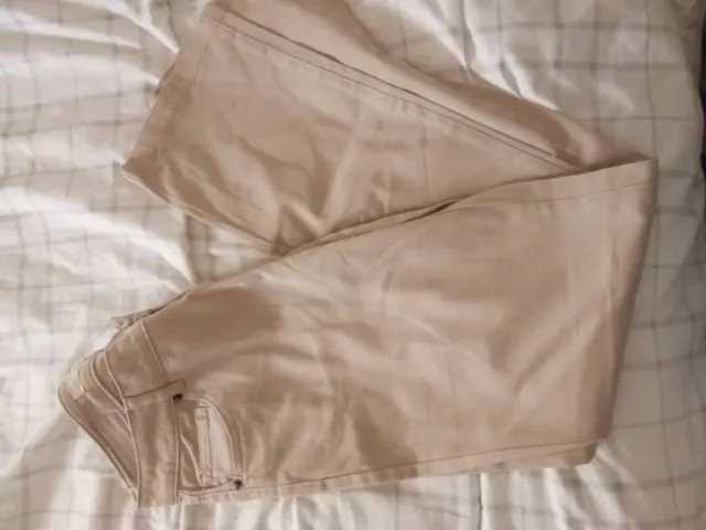 Pantalón beige mujer