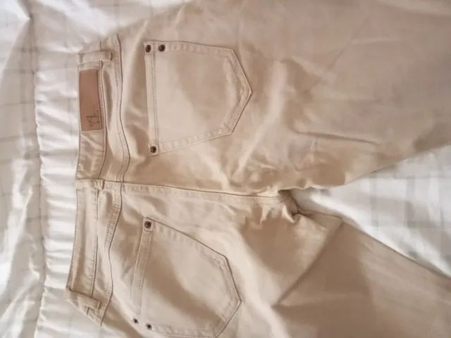 Pantalón beige mujer
