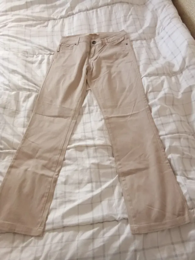 Pantalón beige mujer