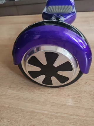 Hoverboard Morado con Bolsa Roja y cargador.