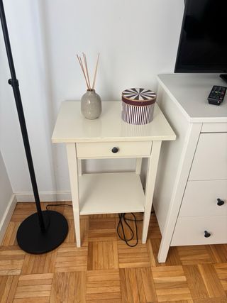 Comodino Ikea Hemnes