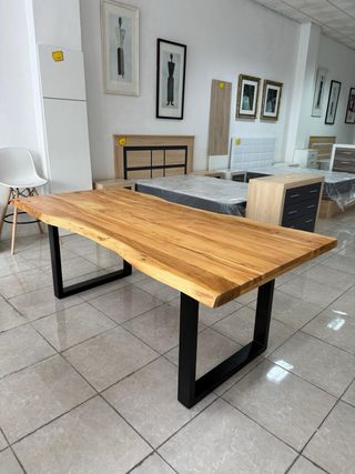 Mesa de comedor madera y metal