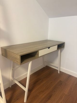 Escritorio Jysk madera y metal