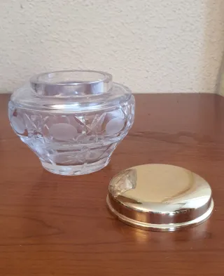 Conjunto Tocador Cristal y Metal Dorado