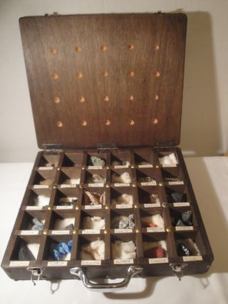 Maletín madera colección minerales