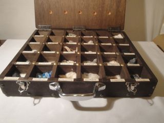 Maletín madera colección minerales