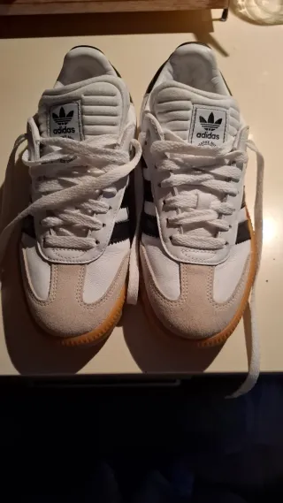 Adidas gazzele Bambas Blancas y Beige